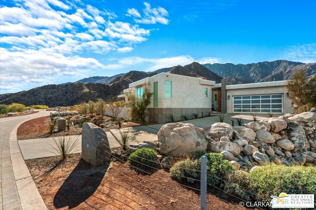 Property Photo:  2381   Vista Palizada Dr  CA 92262 