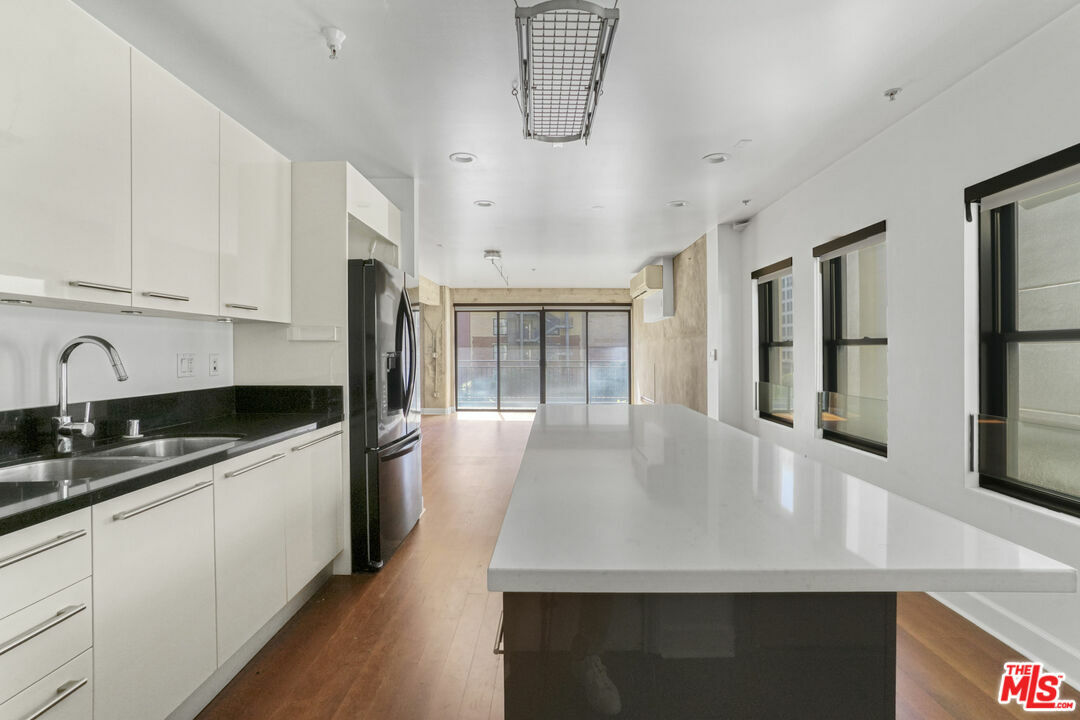 Property Photo:  416  S Spring St 409  CA 90013 