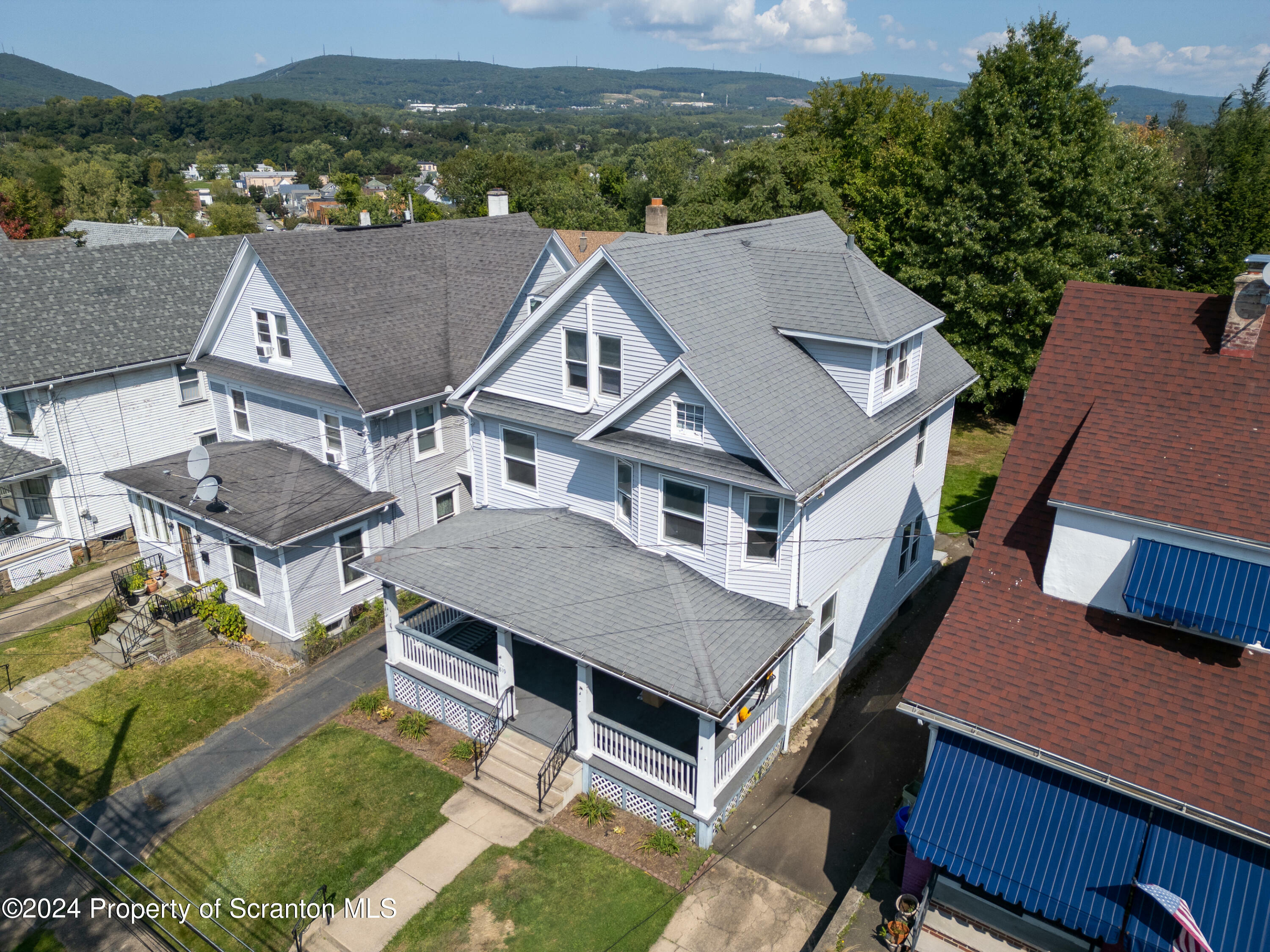 Property Photo:  819 Richmont Street  PA 18509 