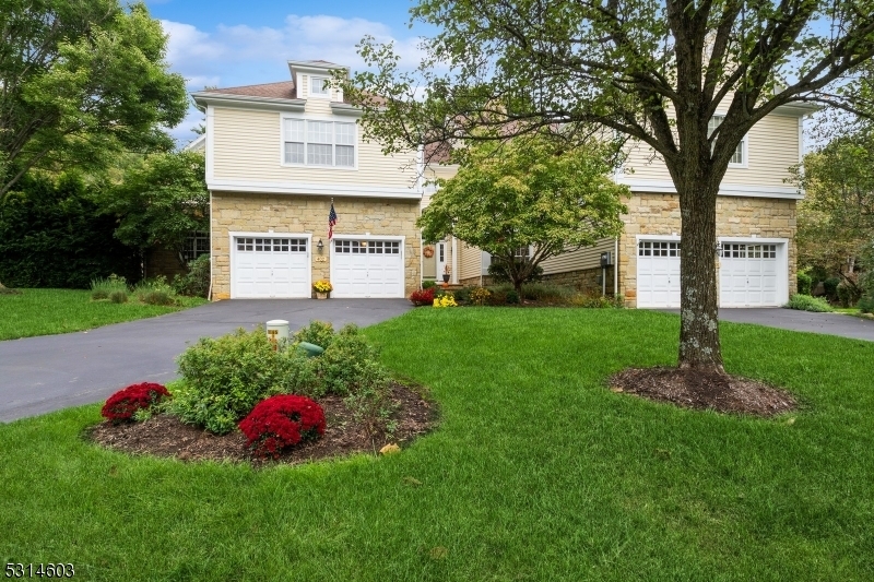 Property Photo:  402 Lindabury Ln  NJ 07979 