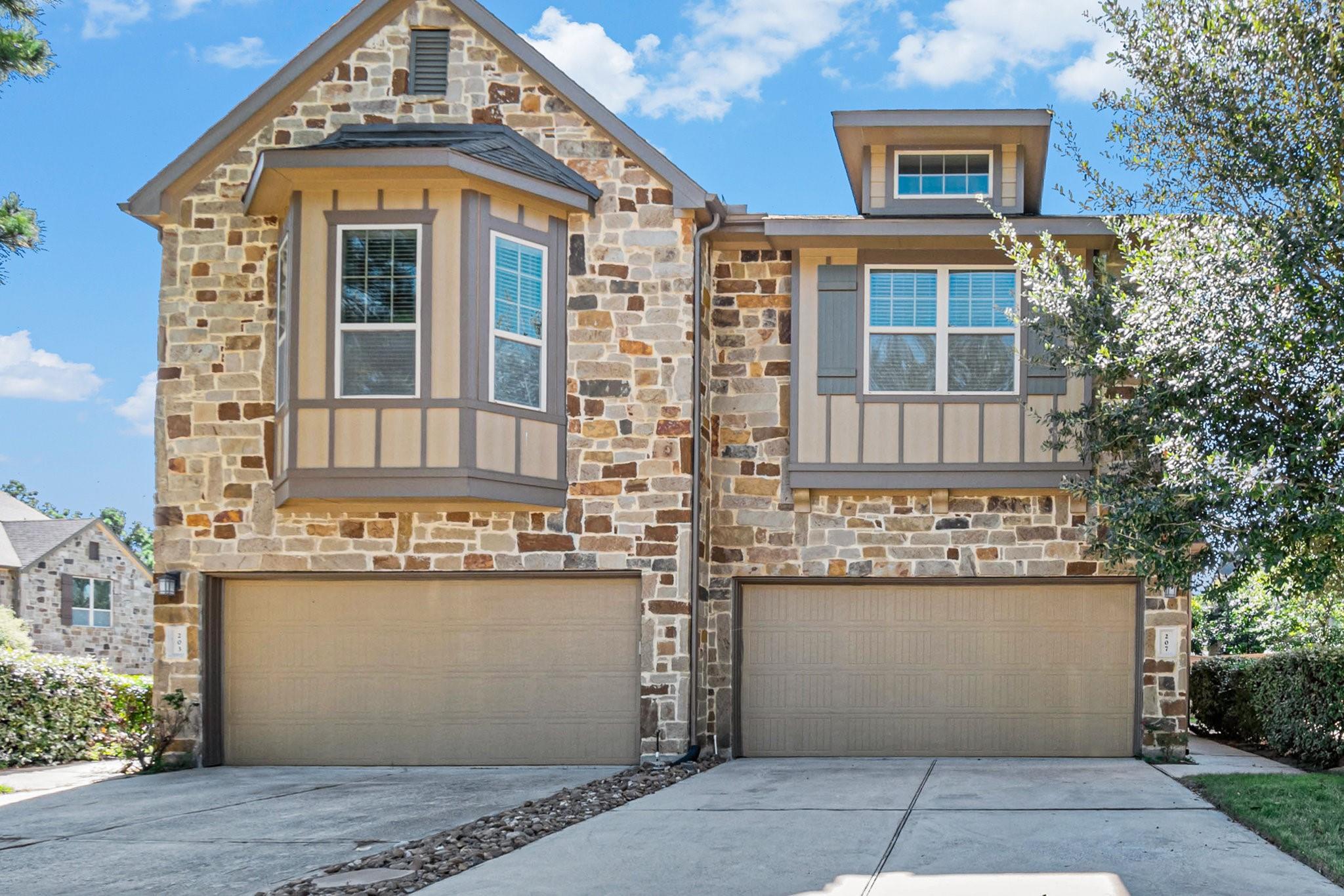 Property Photo: 207 Cheswood Forest Place TX 77316
