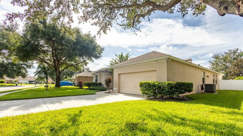 Property Photo:  3914 Shadowind Way  FL 34734 