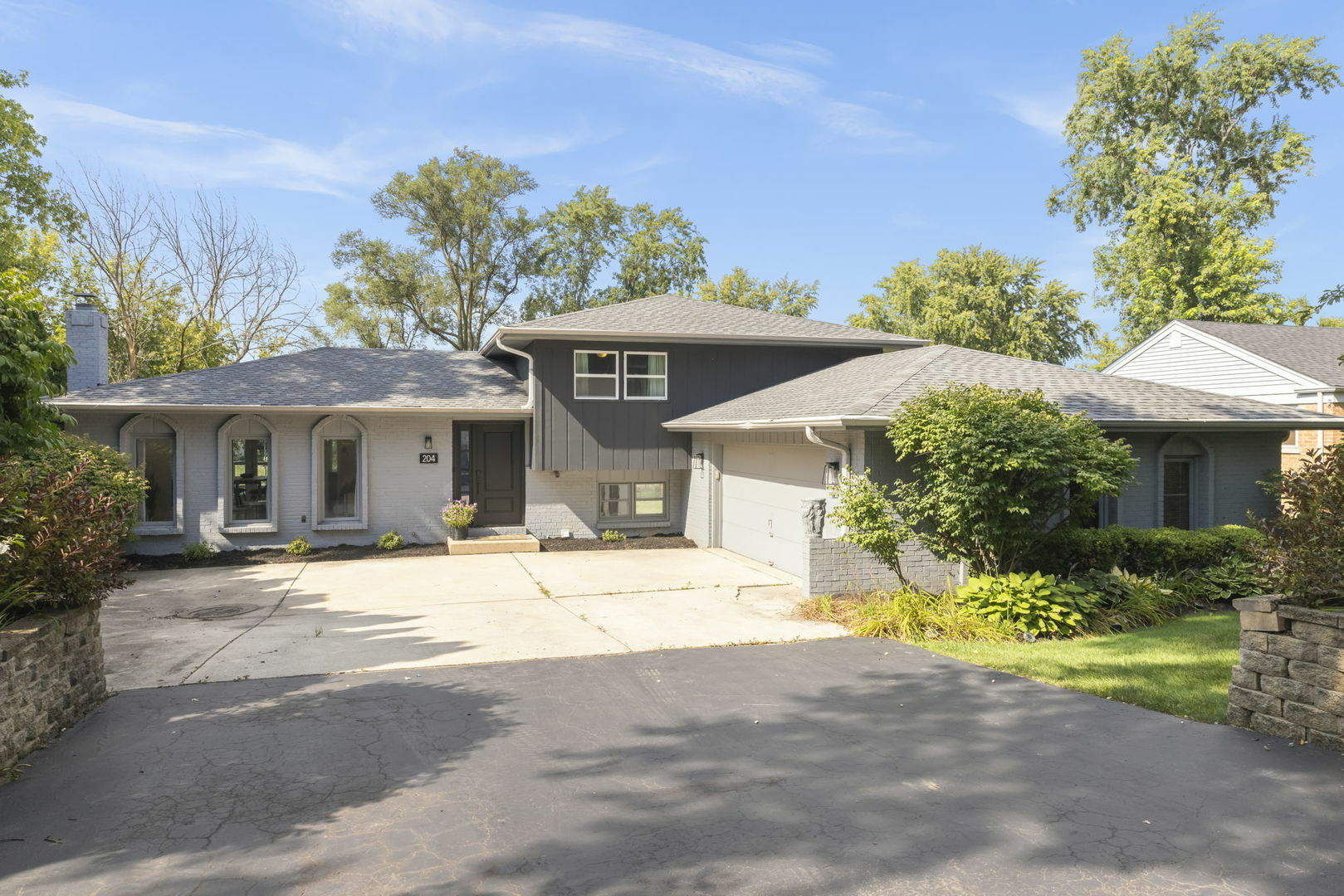 Property Photo:  17W204 Orchard Place  IL 60181 