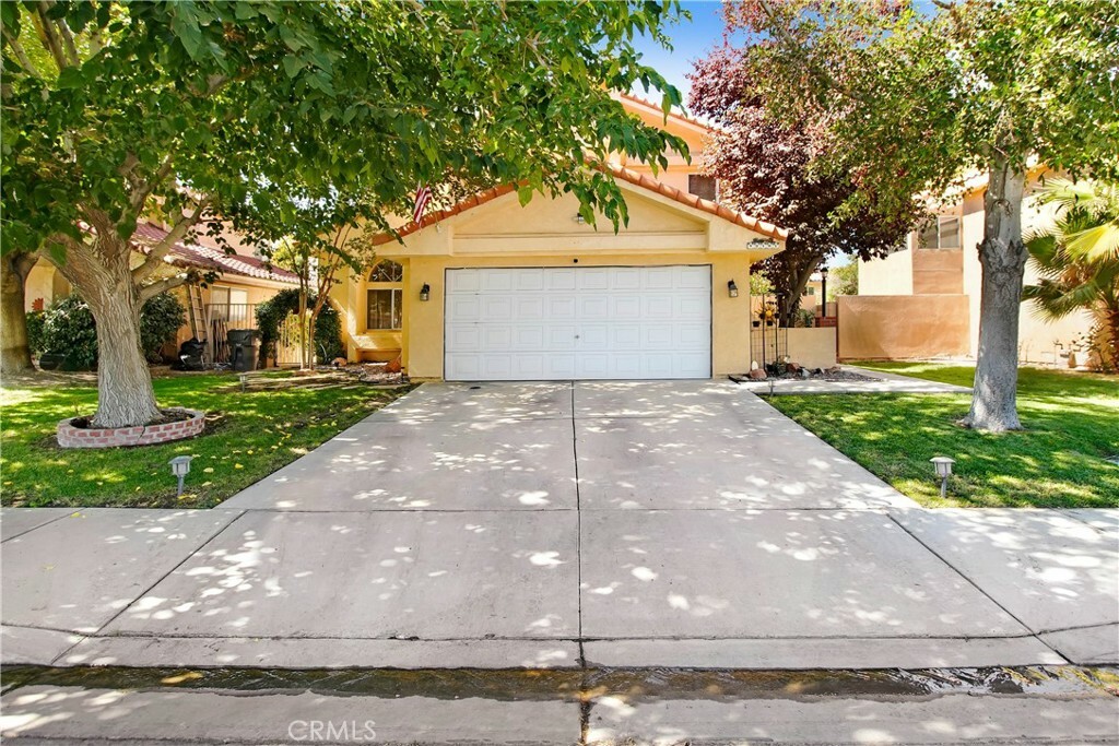 Property Photo:  43161 22nd Street W  CA 93536 