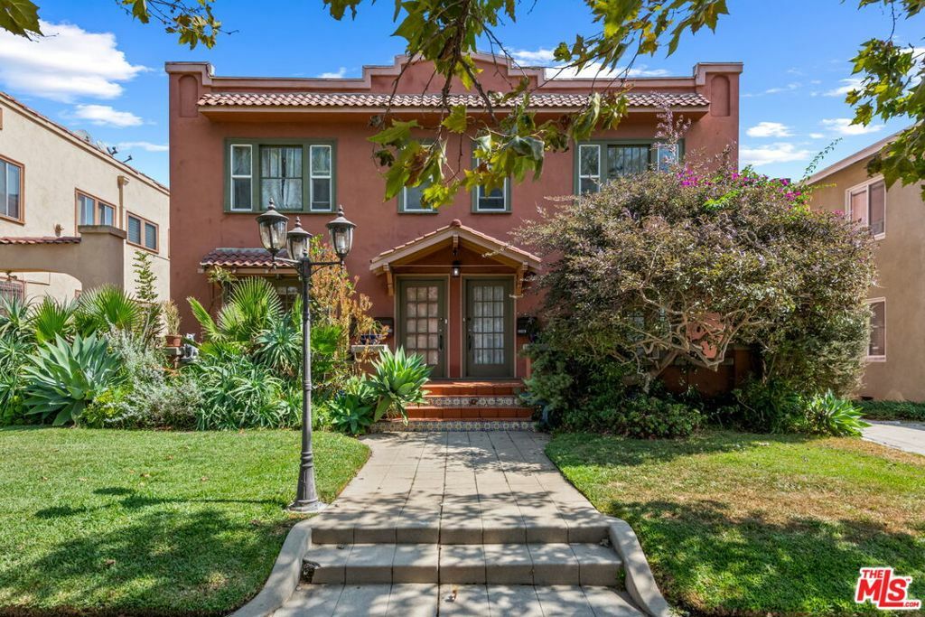 Property Photo: 1548 Rosalia Road 1/2 CA 90027