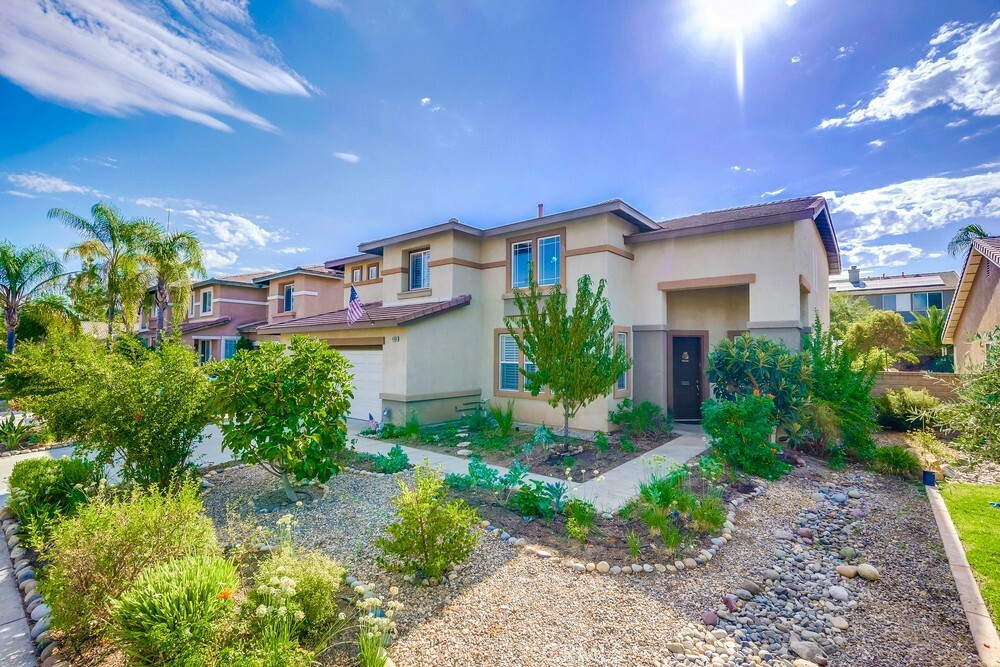 Property Photo:  41060 Oak Creek Road  CA 92562 