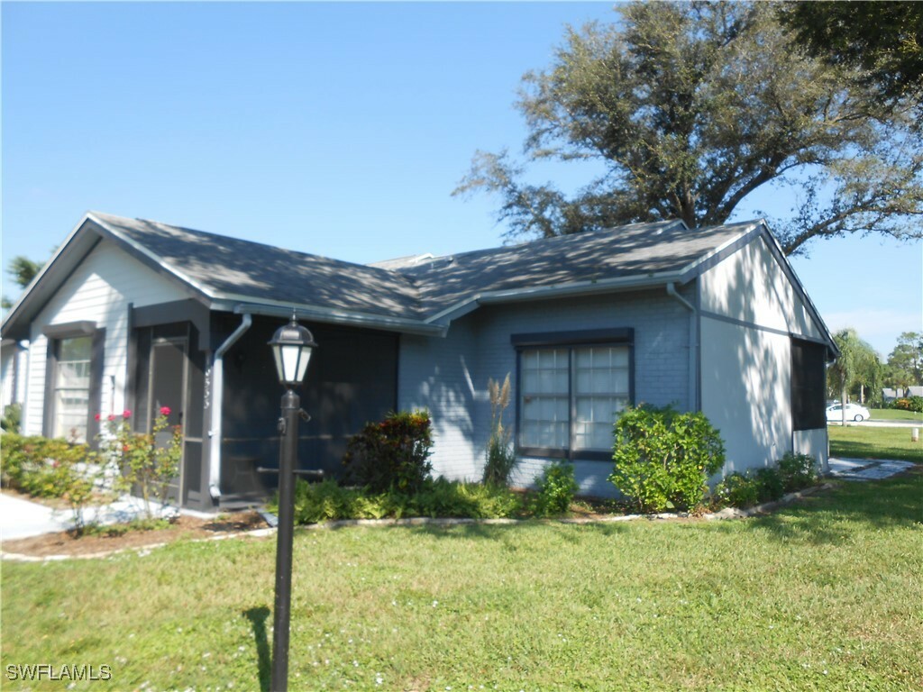 Property Photo:  10533 Putnam Court  FL 33936 