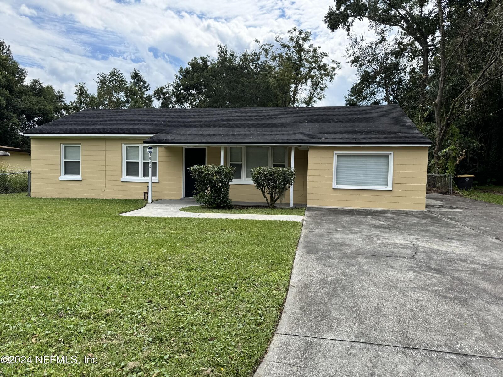 Property Photo:  5046 Glenwood Avenue  FL 32205 