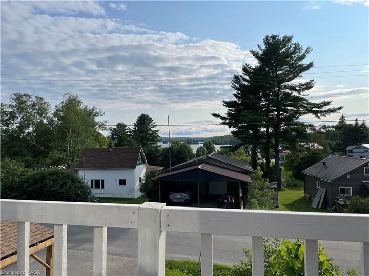 142 Wilson Lake Crescent — photo 1