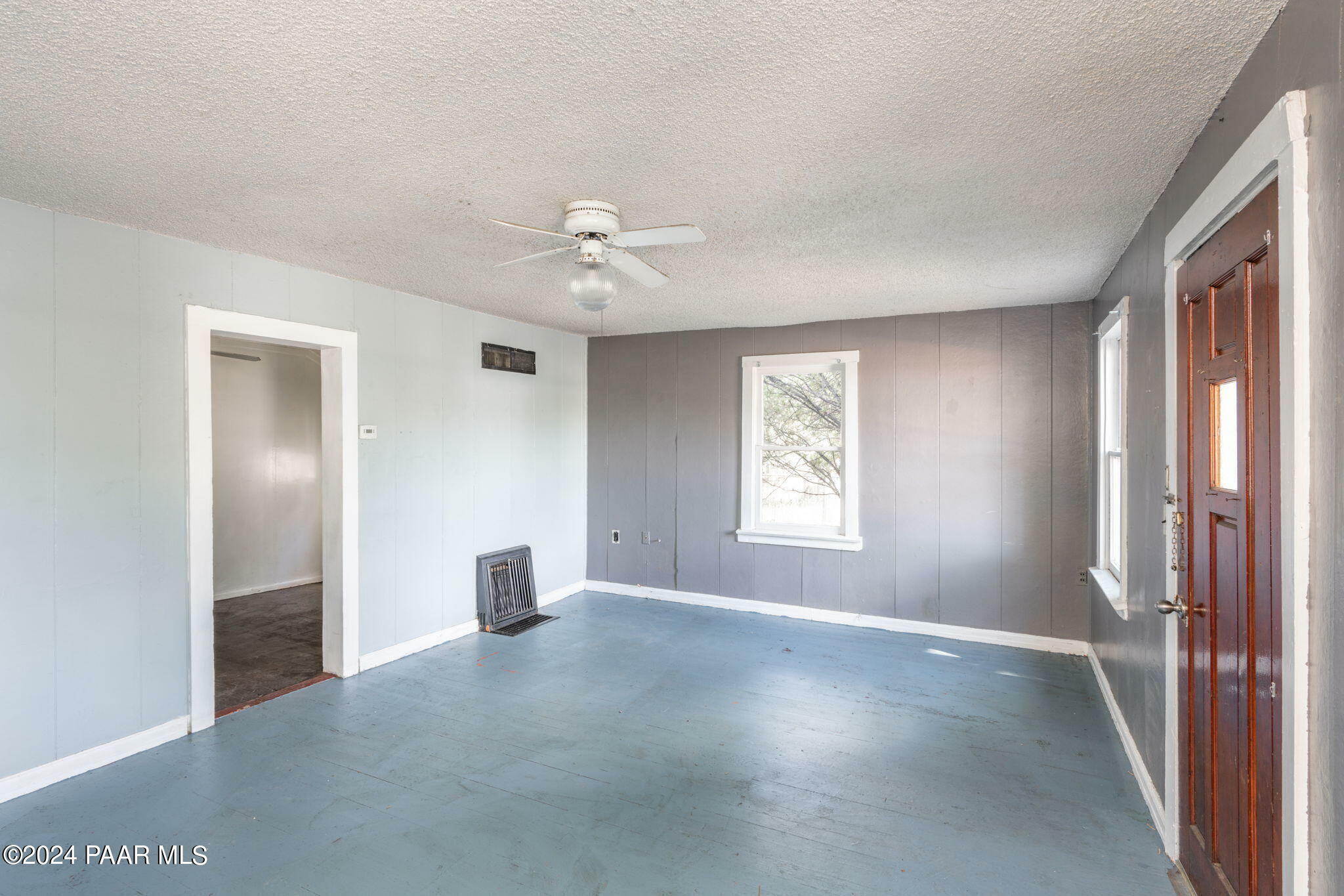 Property Photo:  713 W Gurley Street  AZ 86305 