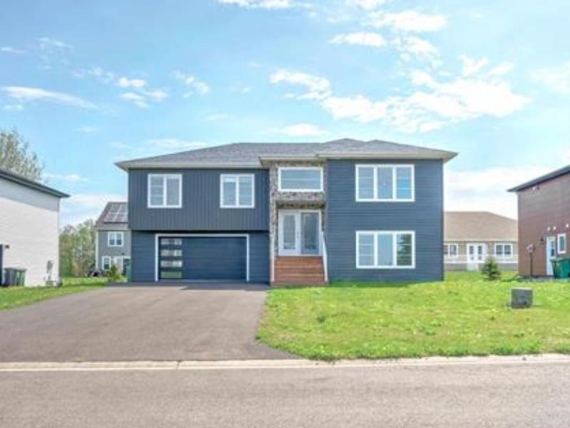 Property Photo:  18 Maple Leaf Row  PE C1B 2M5 