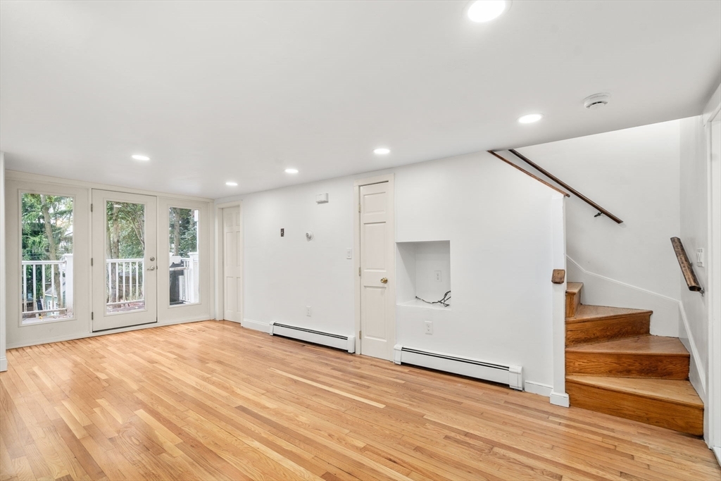 Property Photo:  431 E 6th St  MA 02127 