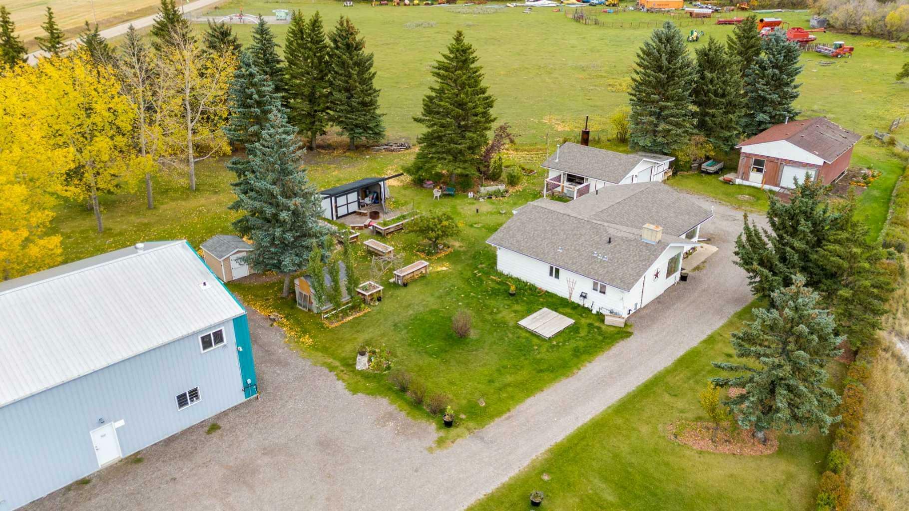 Property Photo:  1379 Township Road 312 A  AB T0M 0W0 