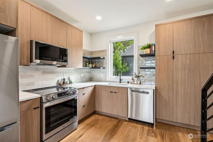 Property Photo:  4557 12th Avenue S B  WA 98108 