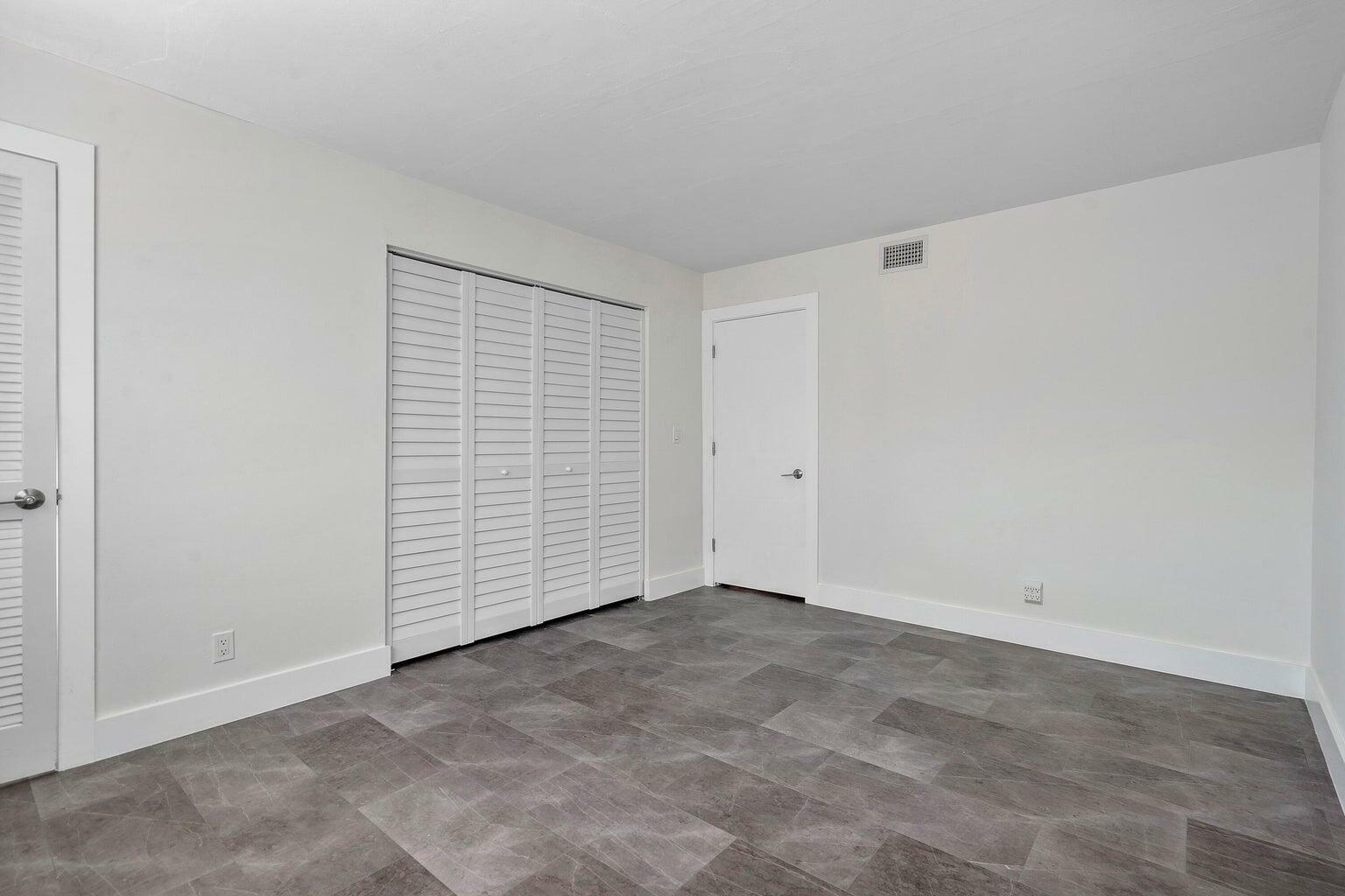 Property Photo:  1850 Palm Trail 201  FL 33483 