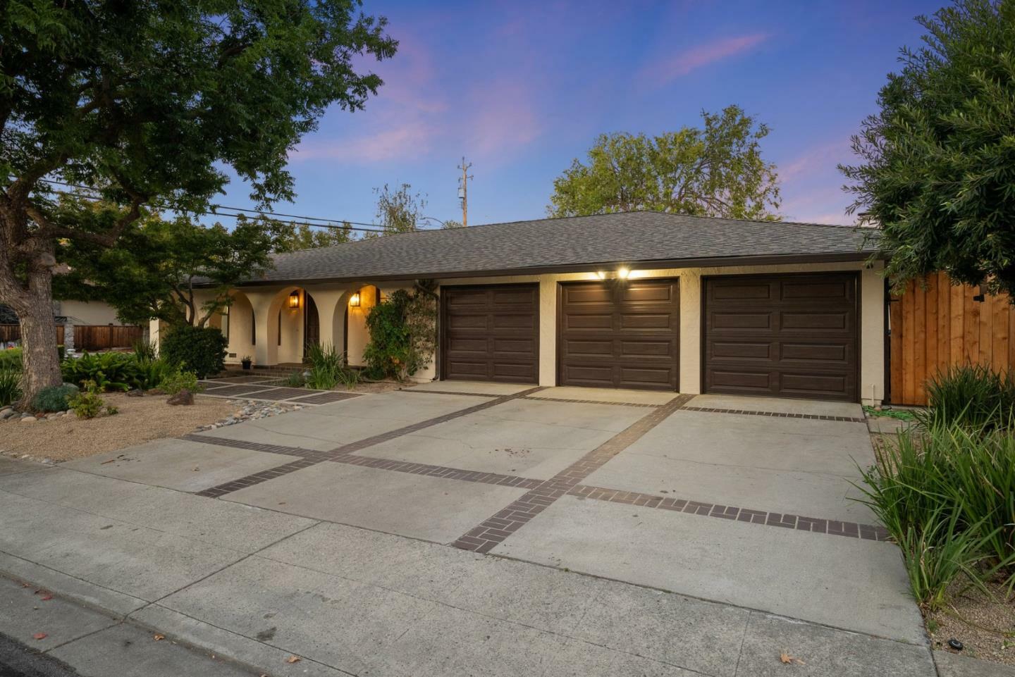 Property Photo:  3401 Ridgemont Drive  CA 94040 