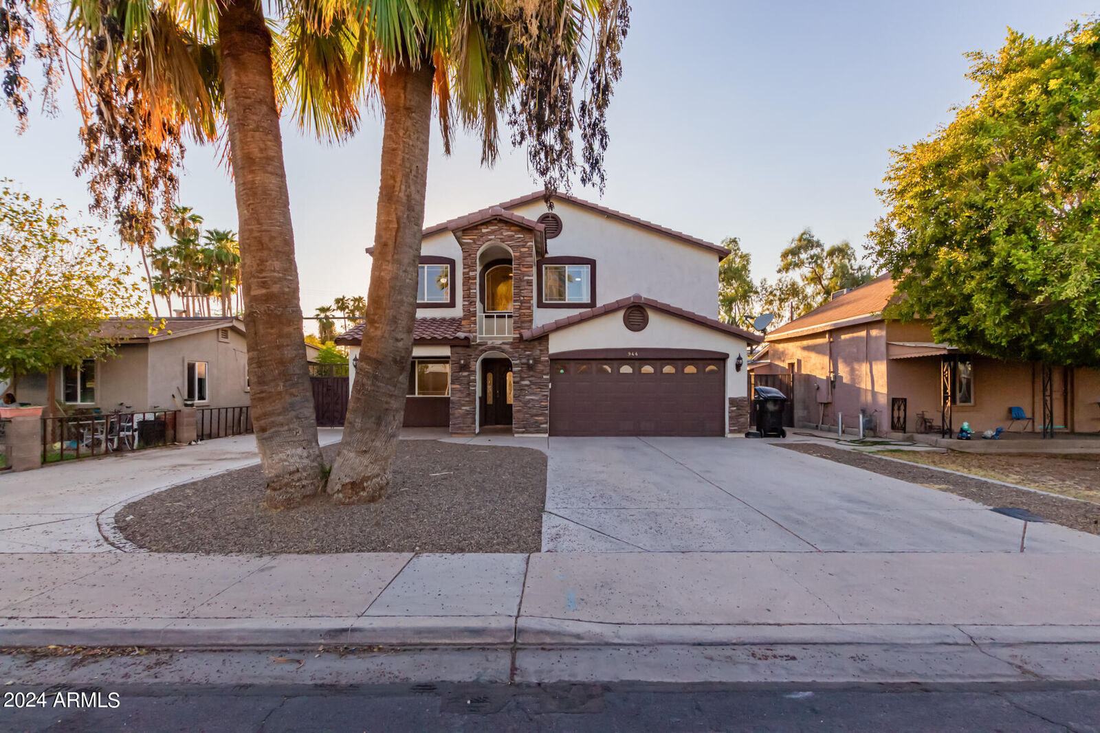 Property Photo: 944 S Grand -- AZ 85210