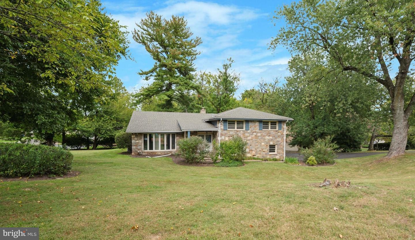 Property Photo:  136 Cedar Road  PA 19027 