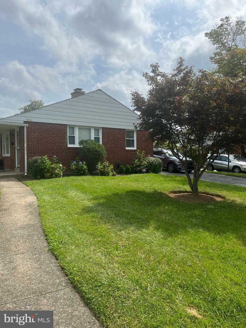 Property Photo:  2211 Dickens Lane  PA 19008 