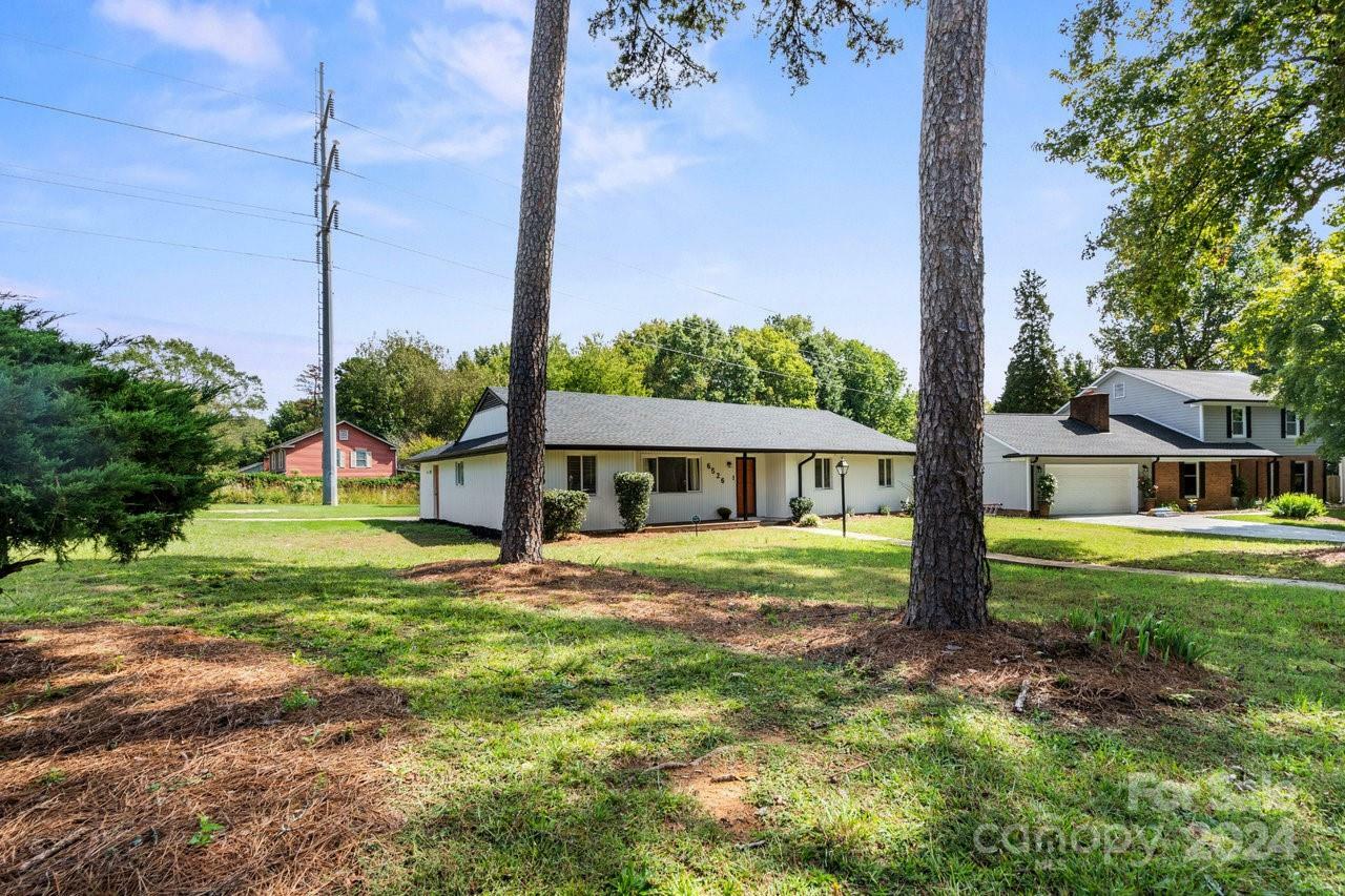 Property Photo:  6526 Woodfield Drive  NC 28215 