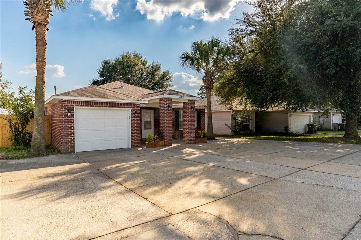 Property Photo:  2009 Sequoia Circle  FL 32526 