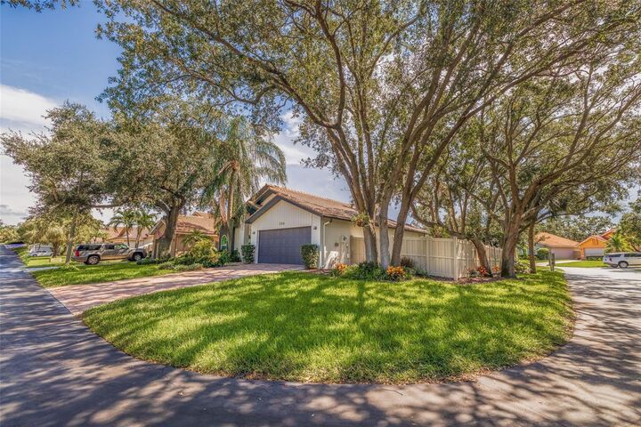 Property Photo:  720 White Sand Drive NE  FL 33703 