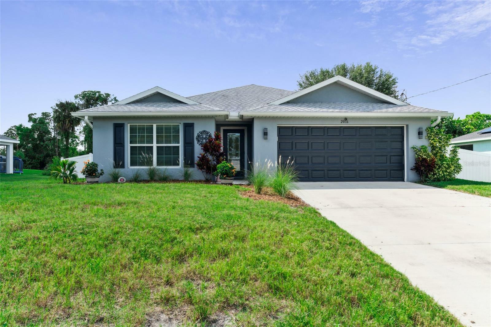 Property Photo:  2016 NE 34th Street  FL 33909 