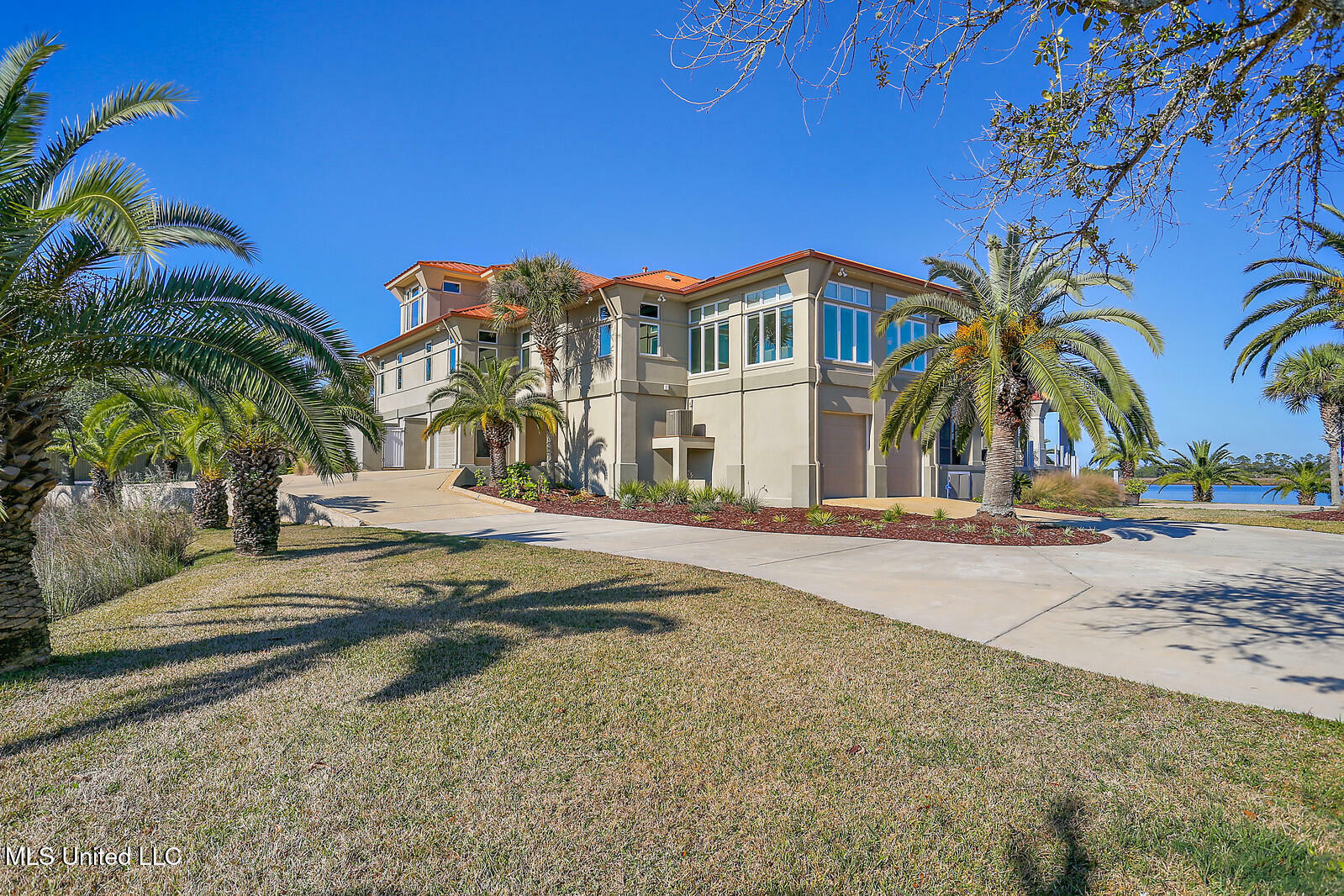 Property Photo:  104 Spanish Point Circle  MS 39564 