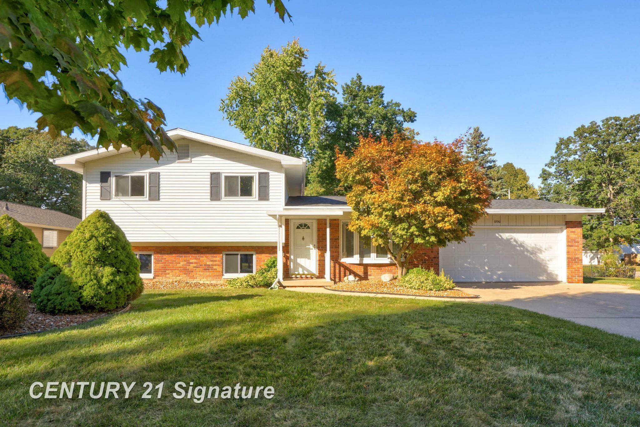 Property Photo:  3790 S Hartford Drive  MI 48603 