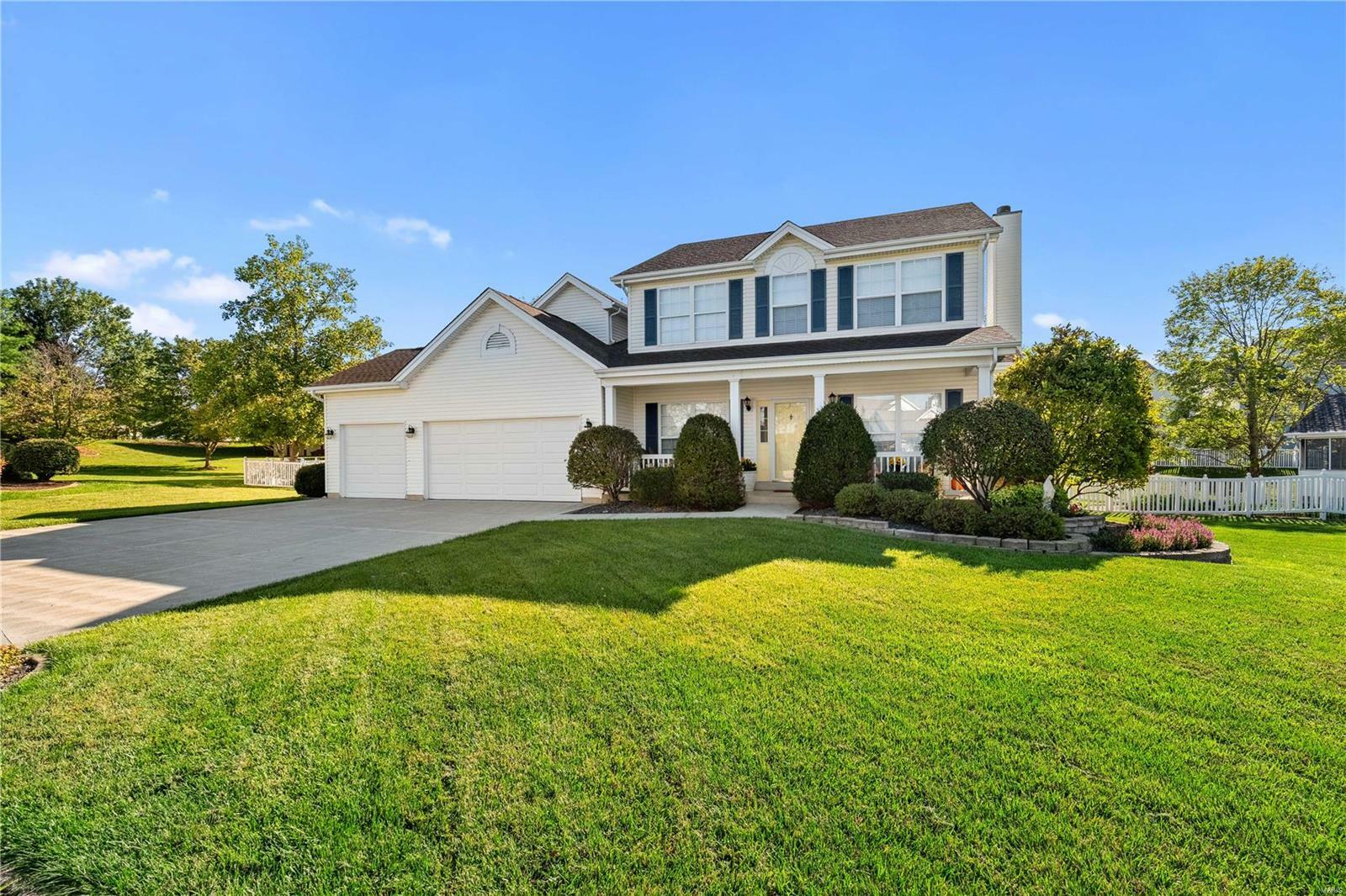 Property Photo:  725 Hawk Run Drive  MO 63368 