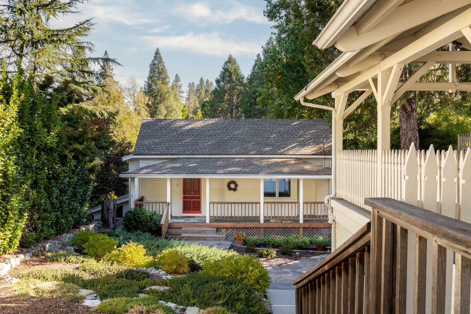 Property Photo: 122 Grove Street CA 95959