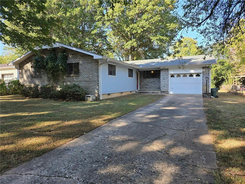 Property Photo:  2027 Erstan Avenue  AR 72703 