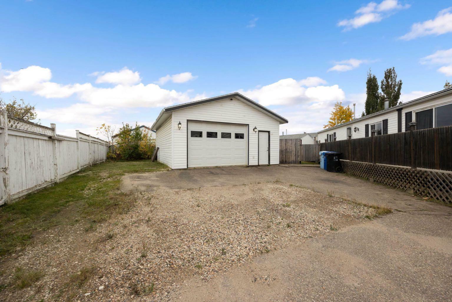 Property Photo:  189 Couture Lane  AB T9K 1Y2 