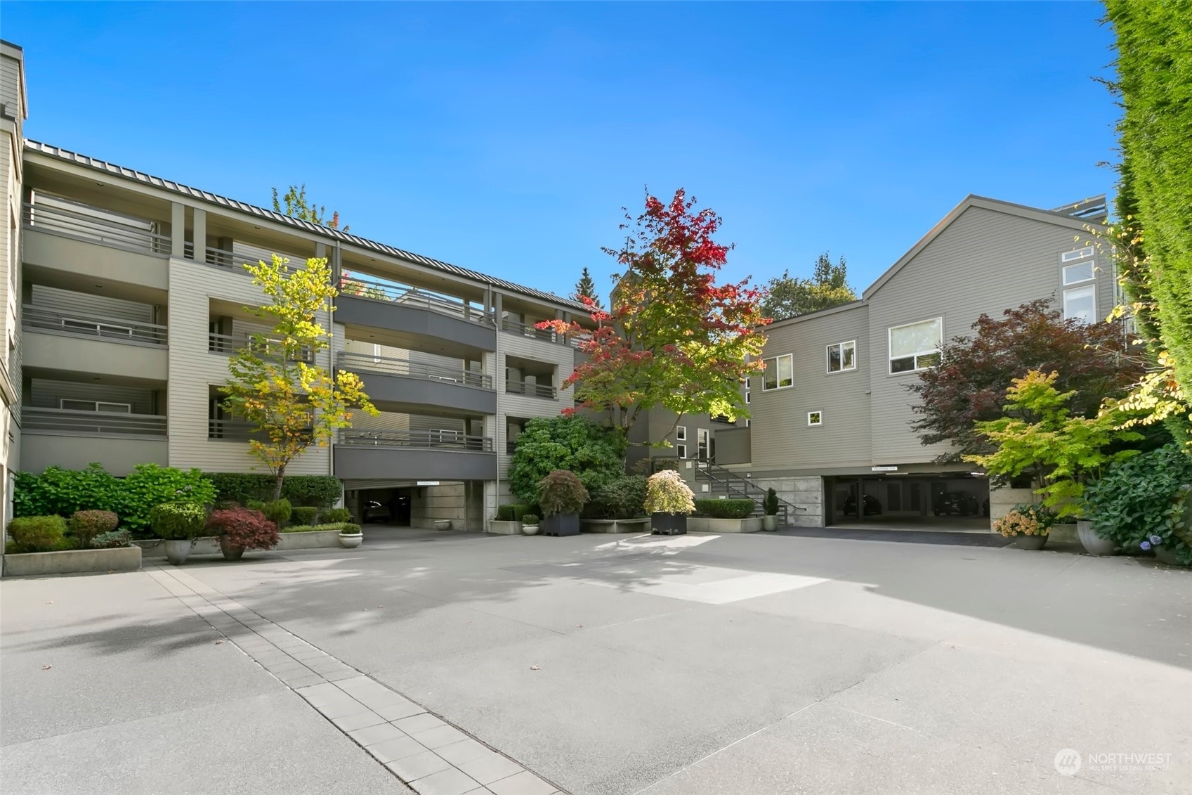 Property Photo:  501 Kirkland Avenue 305  WA 98033 