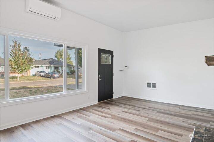 Property Photo:  626  27th Avenue  WA 98632 