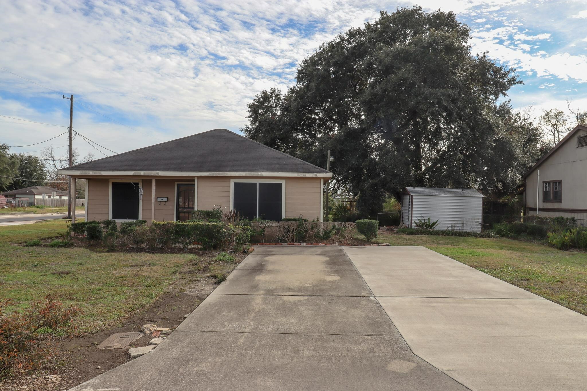 Property Photo:  2915 Edmonds Ave.  TX 77705 