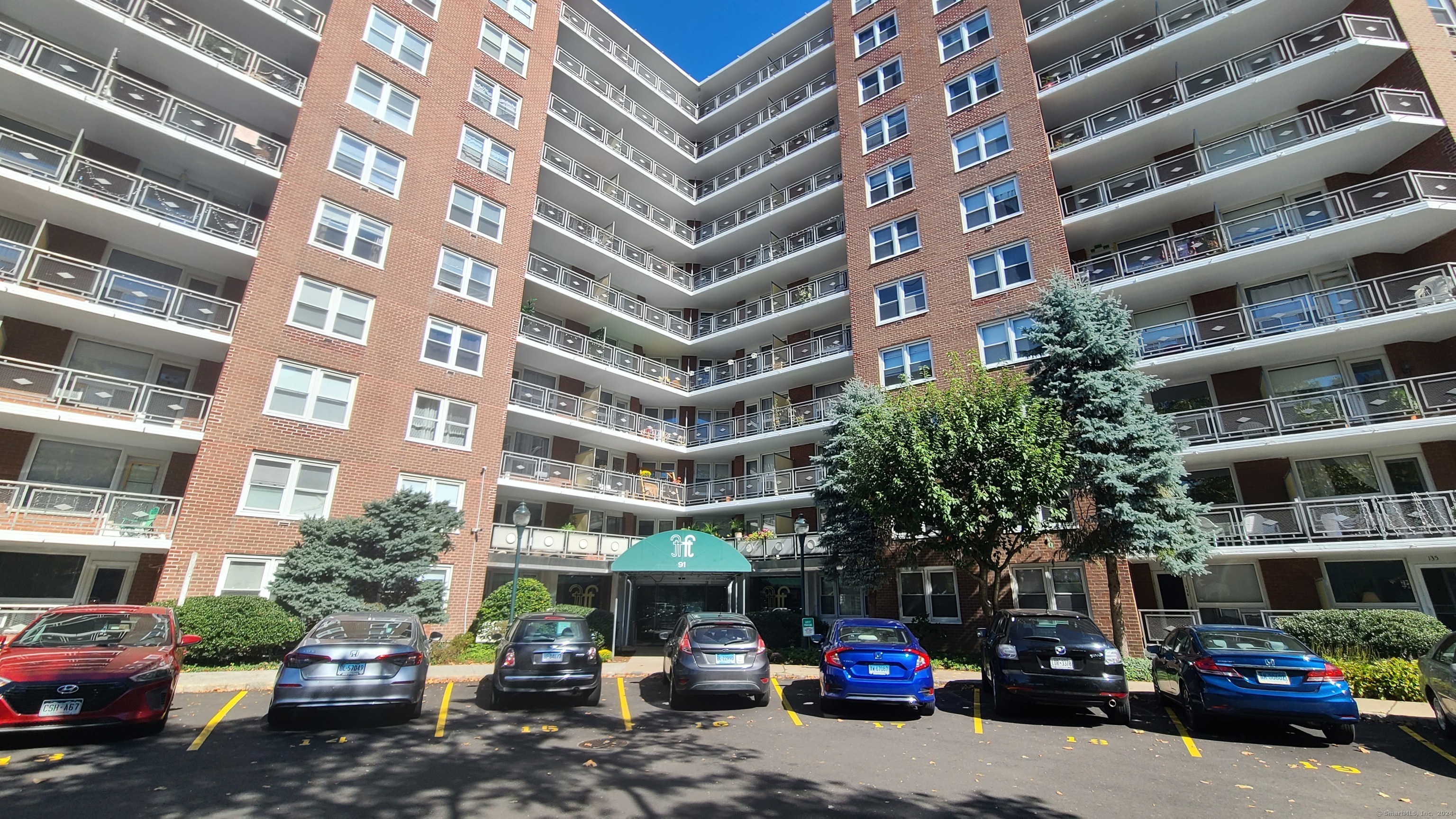 Property Photo:  91 Strawberry Hill Avenue Apt 641  CT 06902 