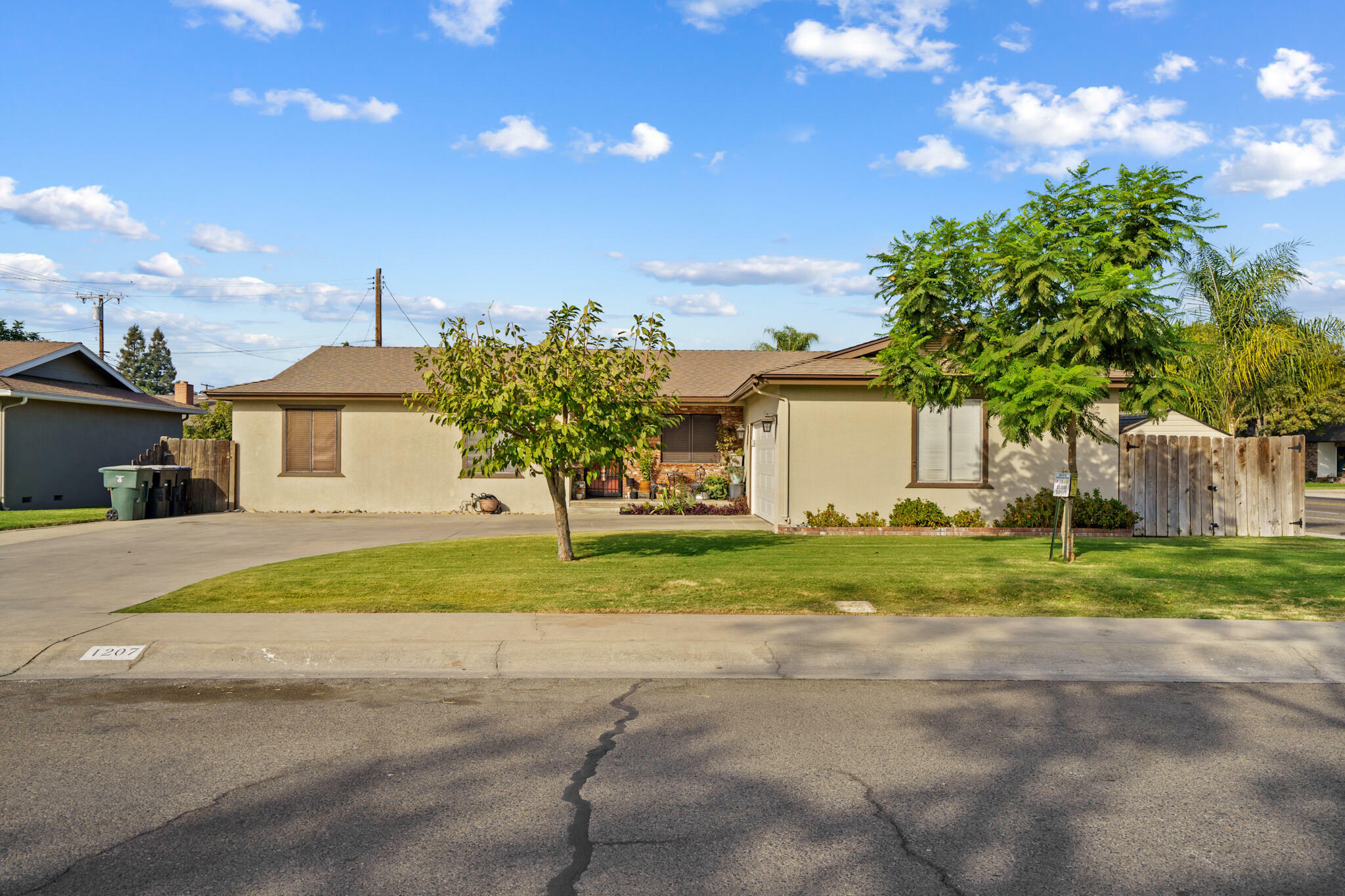 1207 S Clover Street  Visalia CA 93277 photo