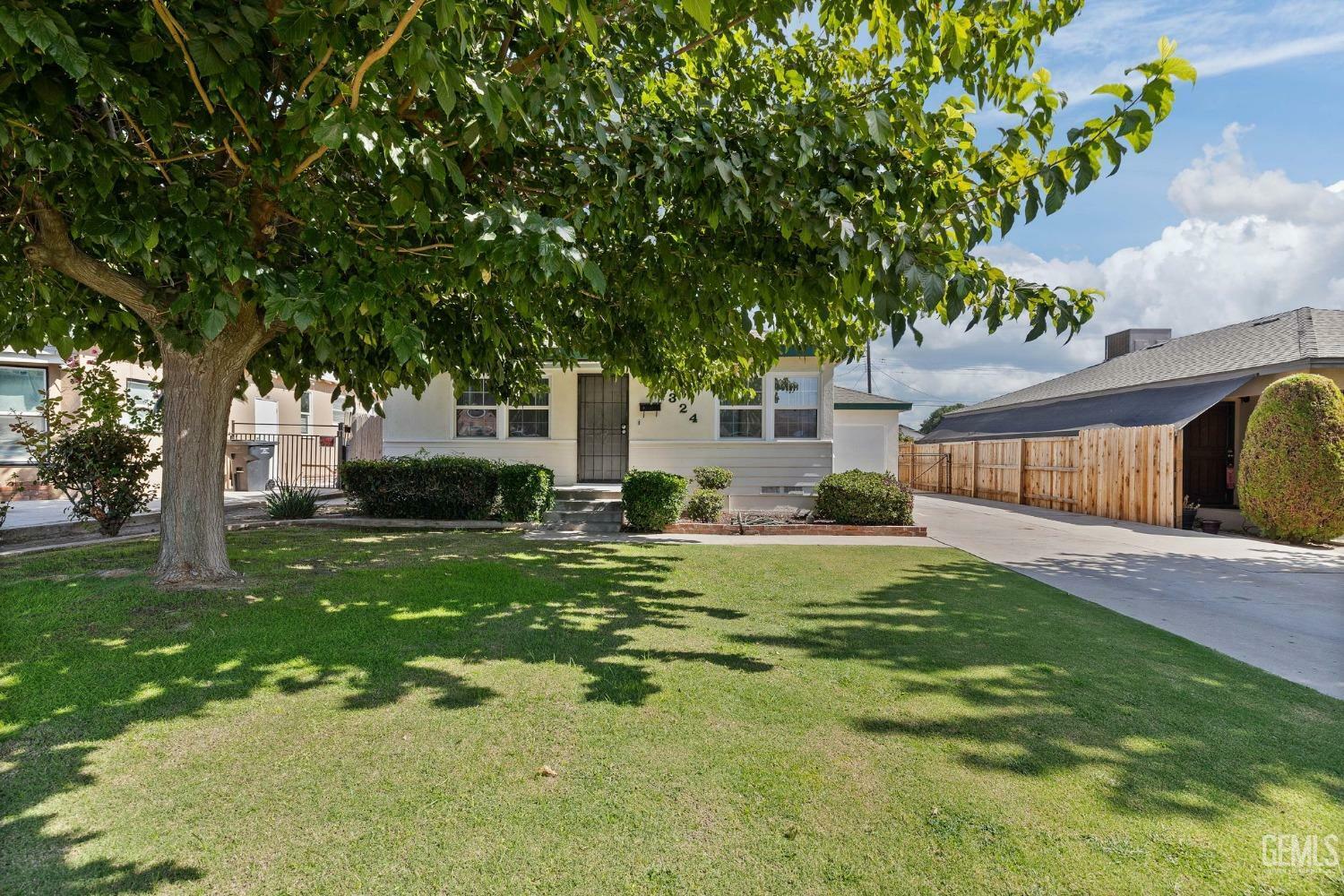 Property Photo:  2324 Charleston Drive  CA 93308 