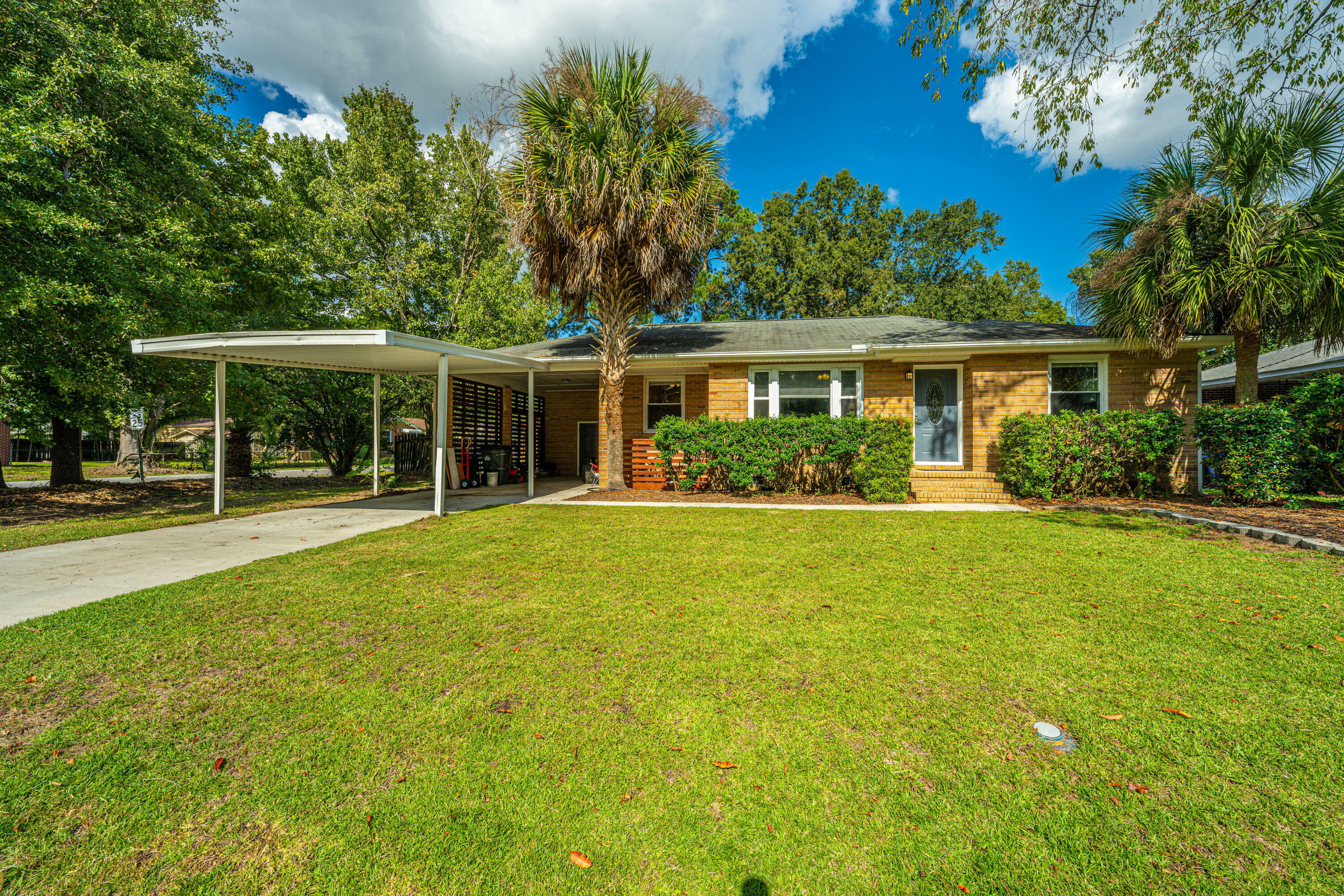 Property Photo:  7008 Terrace Drive  SC 29406 