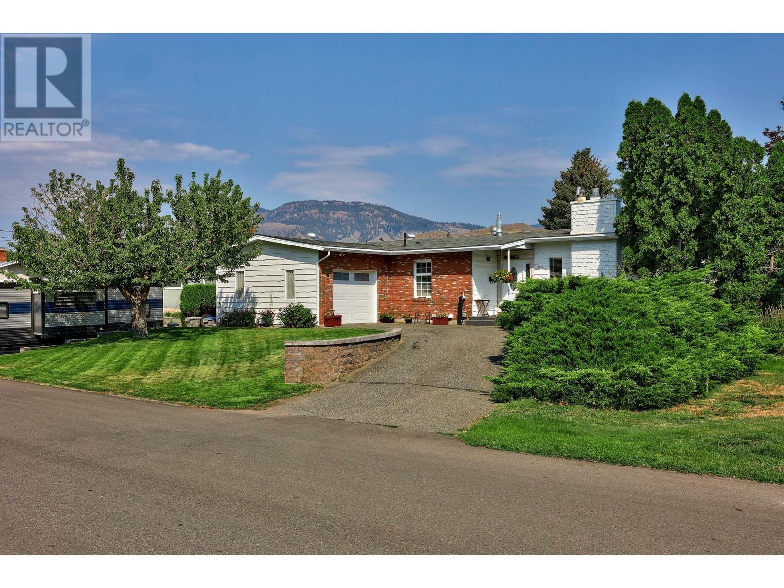 2370 Greenfield Ave  Kamloops BC V2B 4P4 photo