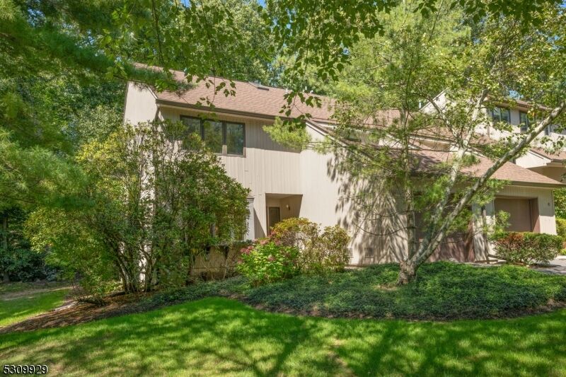 Property Photo:  43 Lockley Ct  NJ 07046 