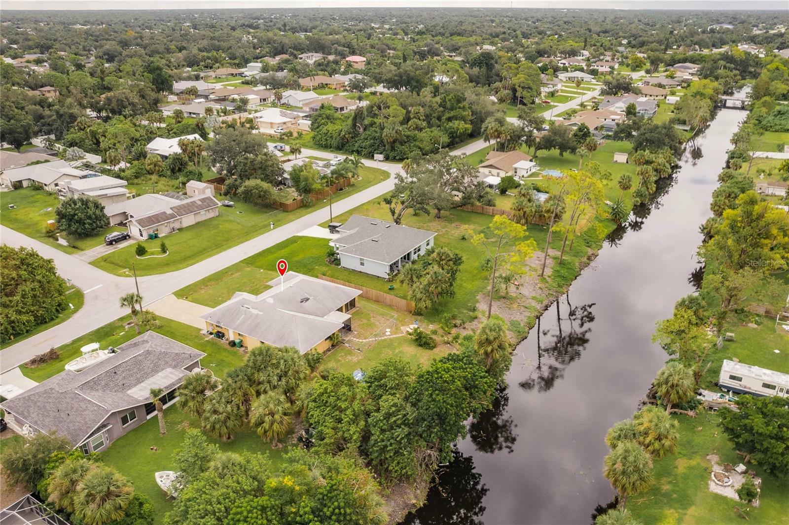 Property Photo:  21215 Cottonwood Avenue  FL 33952 