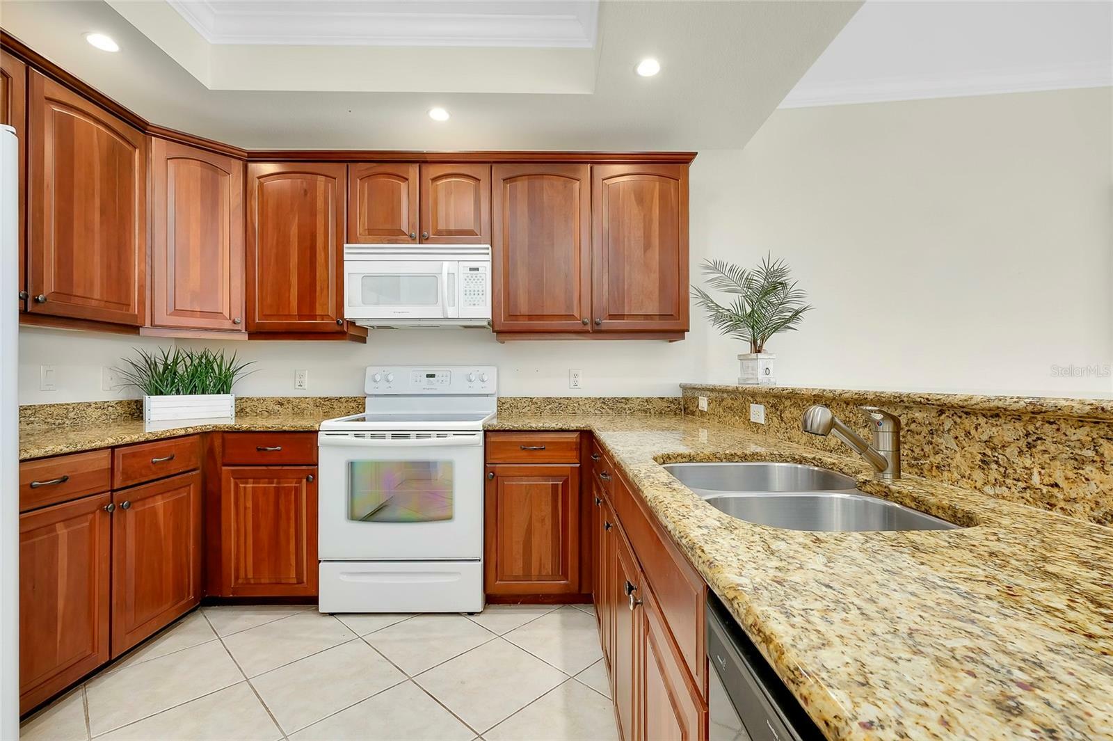 Property Photo:  3314 Wood Thrush Drive 124  FL 33950 