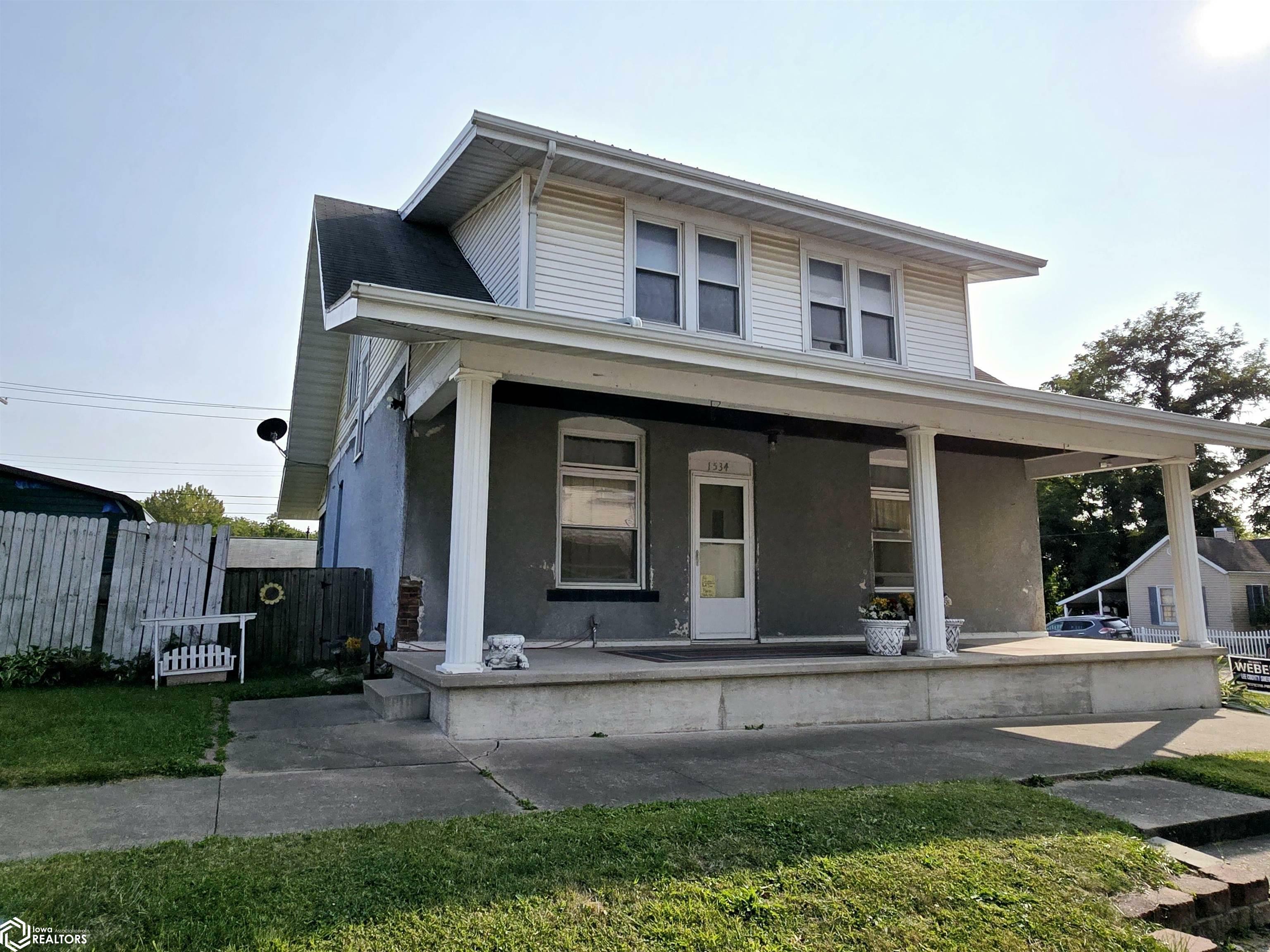 Property Photo:  1534 Avenue G  IA 52627 