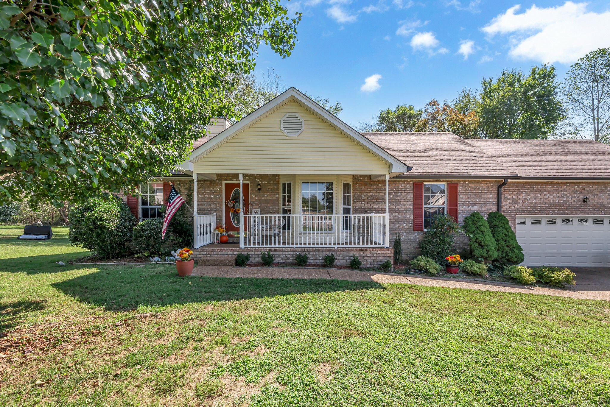 Property Photo:  2048 Bon Dr  TN 37073 