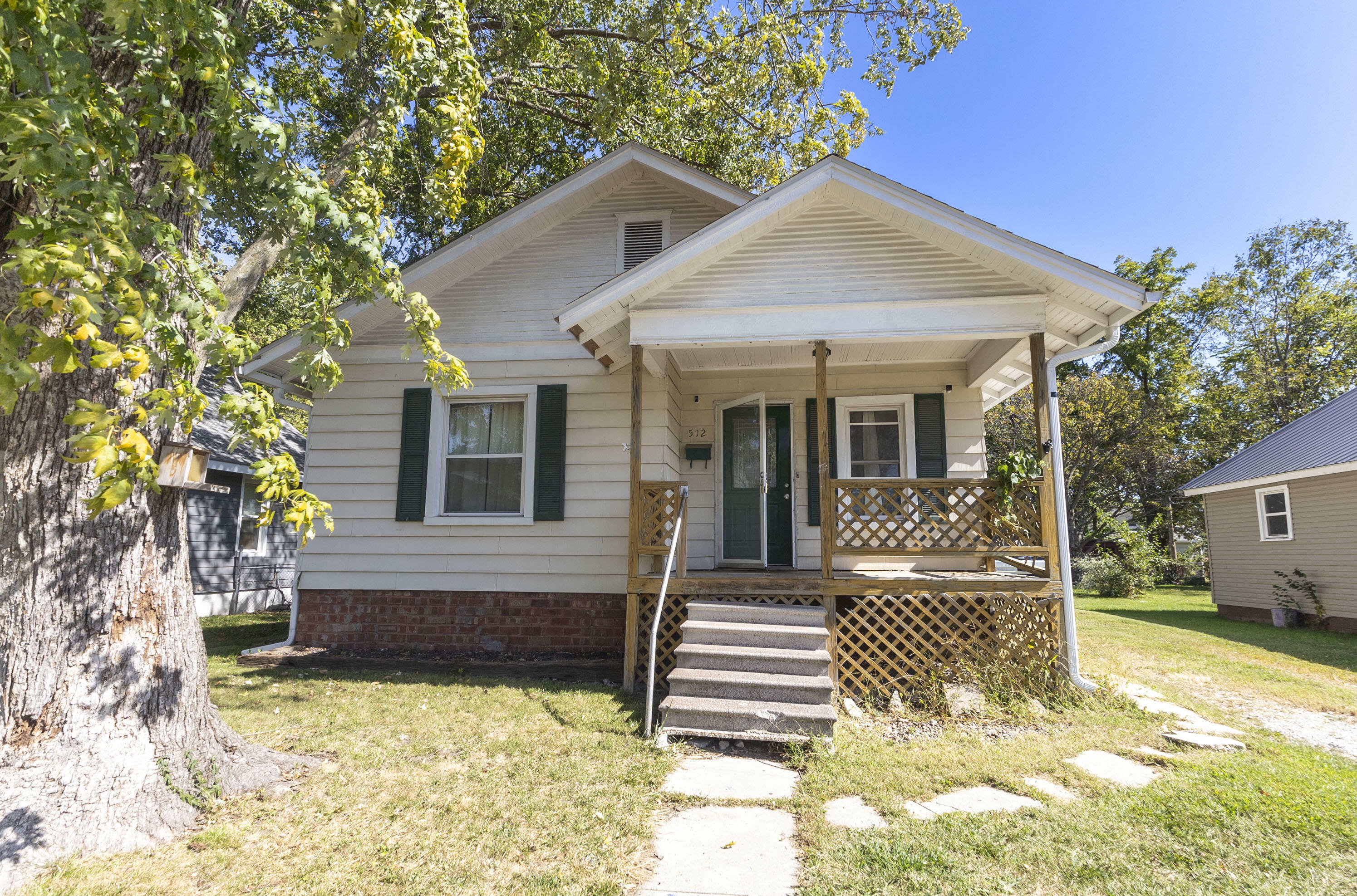 512 Monroe Ave.  Moberly MO 65270 photo