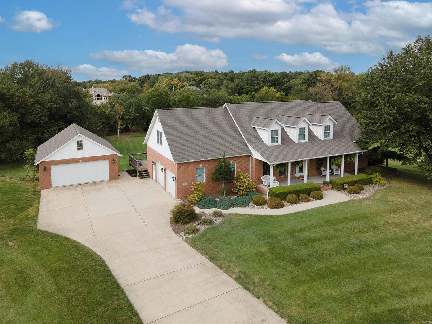 Property Photo:  125 Mayflower Court  IL 62249 