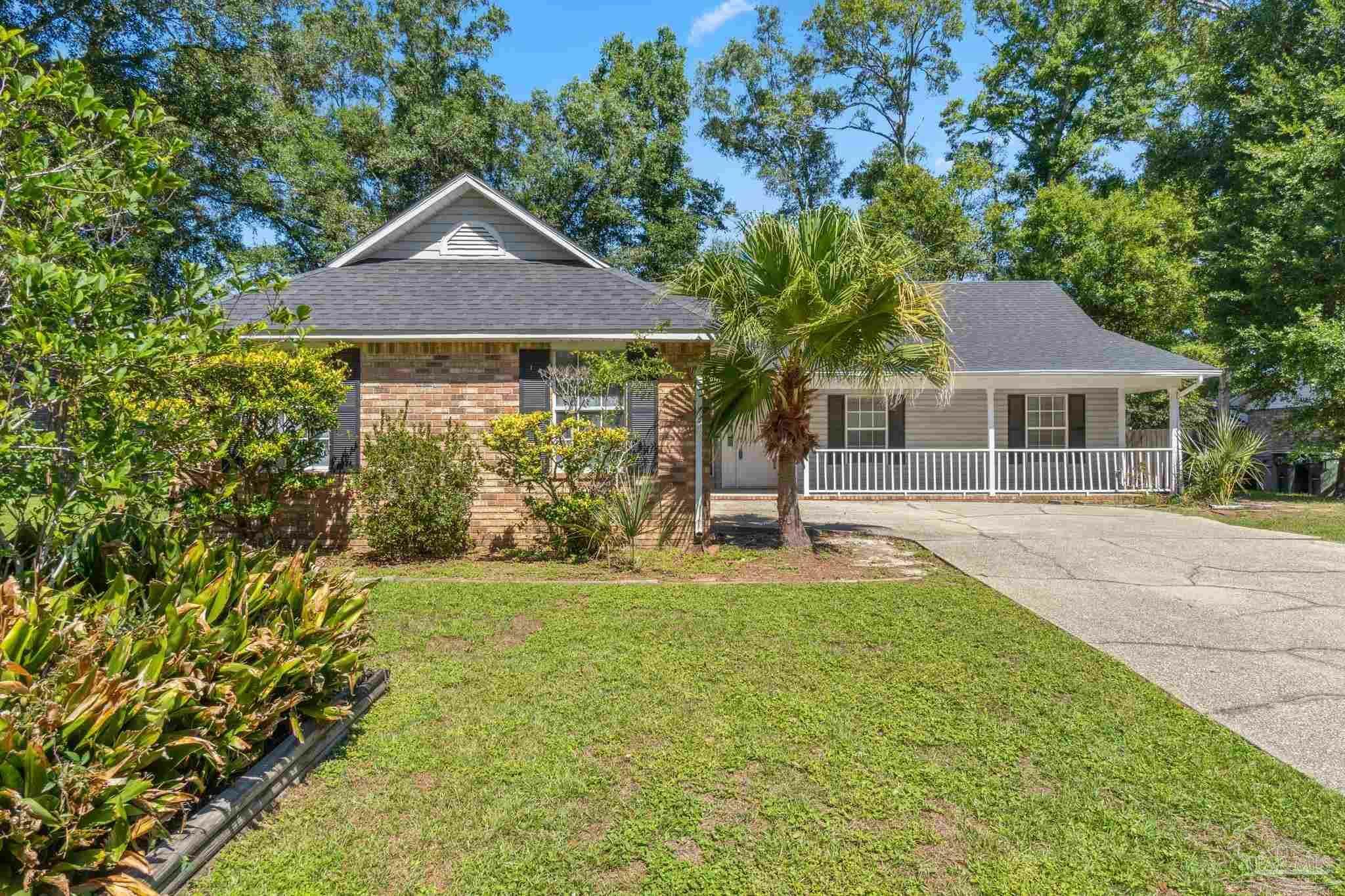 Property Photo:  2746 Chickering Rd  FL 32514 