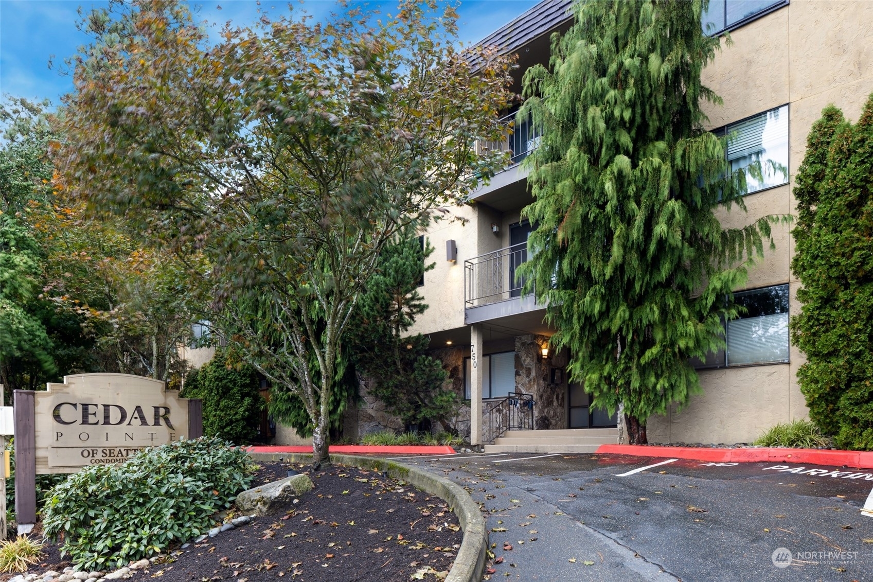 Property Photo:  750 N 143rd Street 210  WA 98133 